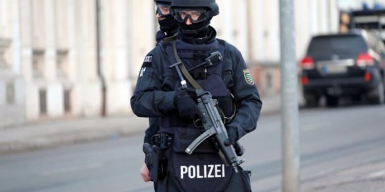 Γερμανία: Αυτοκίνητο έπεσε πάνω σε πεζούς. Πληροφορίες για τραυματίες