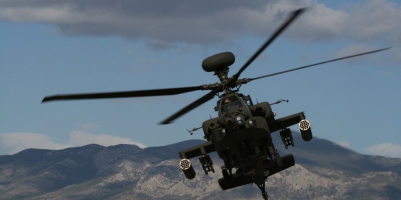 Αναγκαστική προσγείωση ελικοπτέρου Apache στα Φάρσαλα