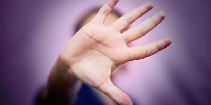 Κακοποίηση ενδοοικογενειακή βία