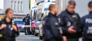 Αστυνομικοί στο Ζόλινγκεν μετά την τρομοκρατική ενέργεια με μαχαίρι στο φεστιβάλ της πόλης: Φωτογραφία EPA