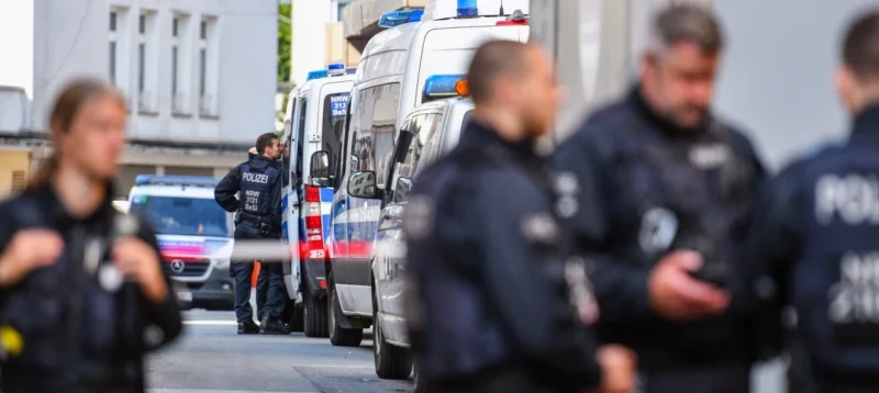 Αστυνομικοί στο Ζόλινγκεν μετά την τρομοκρατική ενέργεια με μαχαίρι στο φεστιβάλ της πόλης: Φωτογραφία EPA