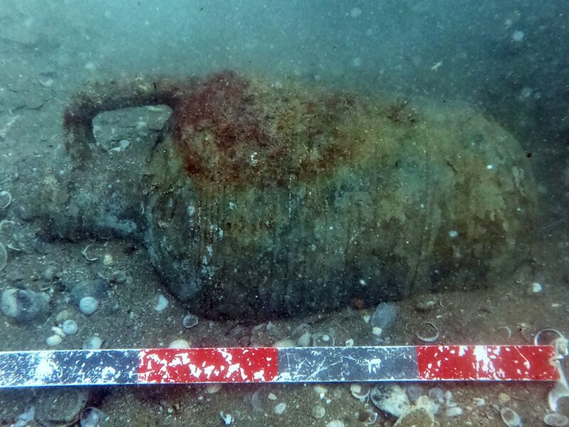 Υποβρύχια ανακάλυψη στην Βουλγαρία της ύστερης αρχαιότητας αγγείων και αμφορέων