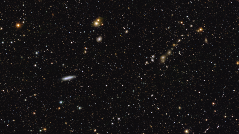 Μια εικόνα του Ευκλείδη ενός τμήματος του νότιου ουρανού δείχνει πολλά αστέρια στον δικό μας Γαλαξία και πολλούς γαλαξίες πέρα ​​από αυτό.(Φωτογραφία: ESA/Euclid/Euclid Consortium/NASA, CEA Paris-Saclay, επεξεργασία εικόνας από J.-C. Cuillandre, E. Bertin, G. Anselmi CC BY-SA 3.0 IGO)